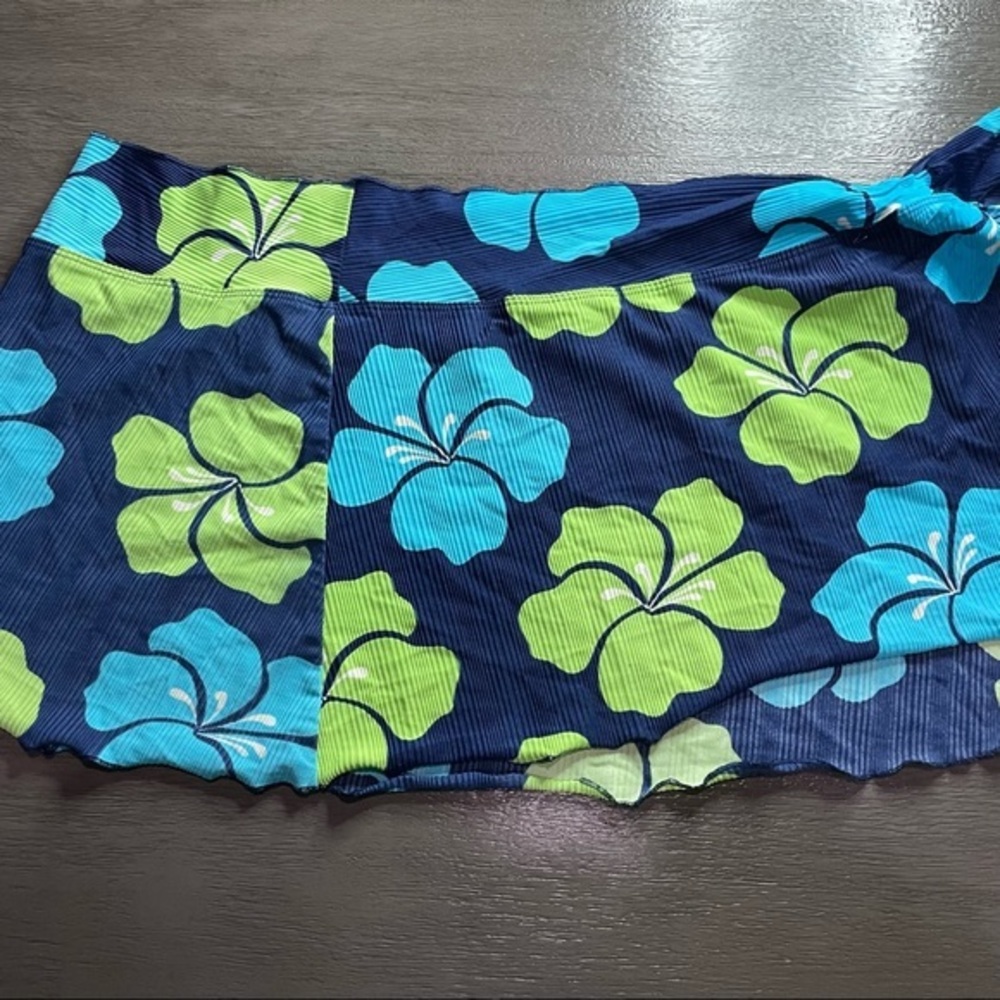 Hawaiian Sarong Swimsuit Coverup Wrap Skirt Hibiscus Flowers - Picture 4 of 5